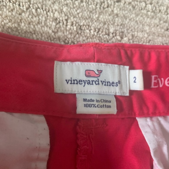 Vineyard Vines shorts size 2 - Picture 3 of 3